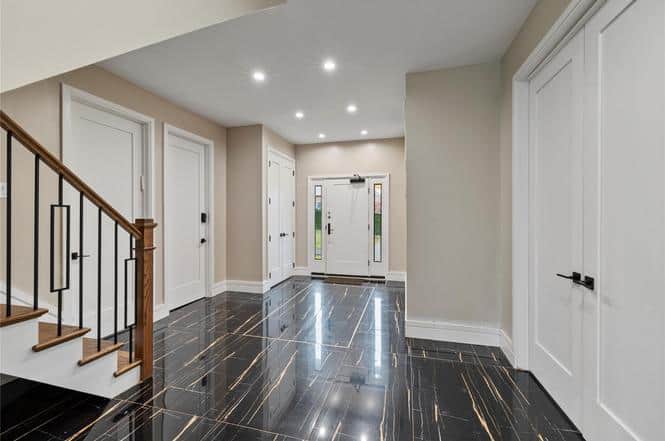 The Wood Villa! SALE! for  July 18 weekend $2,900.