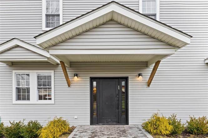 The Wood Villa! SALE! for  July 18 weekend $2,900.
