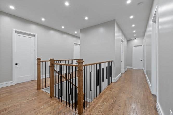 The Wood Villa! SALE! for  July 18 weekend $2,900.