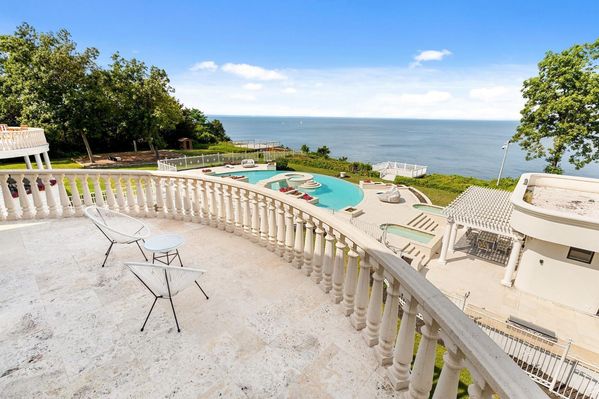 Soundview Manor In Long Island