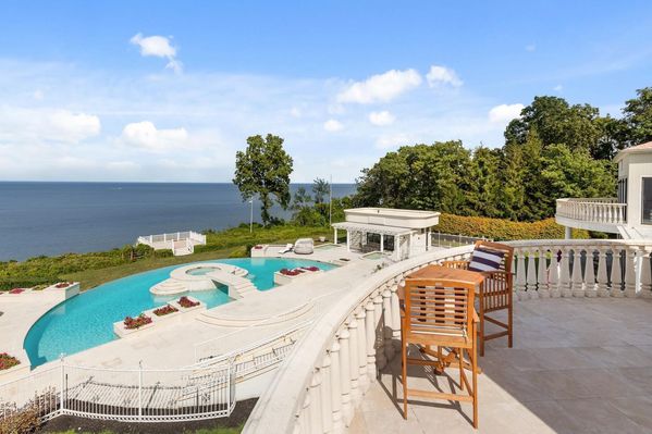 Soundview Manor In Long Island