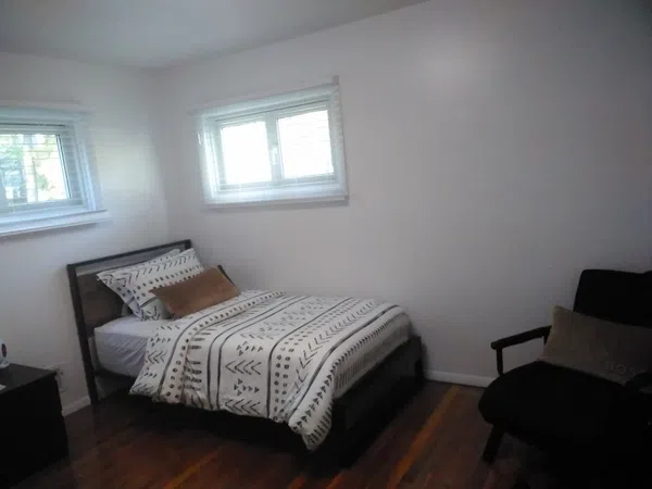 Clean Upscale Private 3 BR Home
