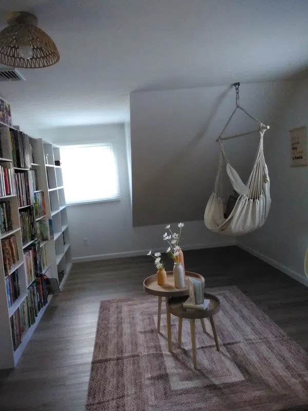 Clean Upscale Private 3 BR Home