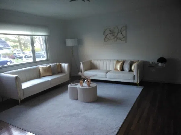 Clean Upscale Private 3 BR Home