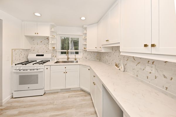 Clean Upscale Private 3 BR Home