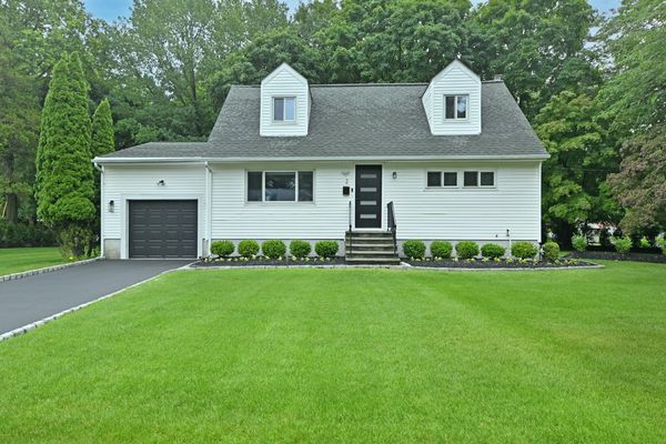 Clean Upscale Private 3 BR Home