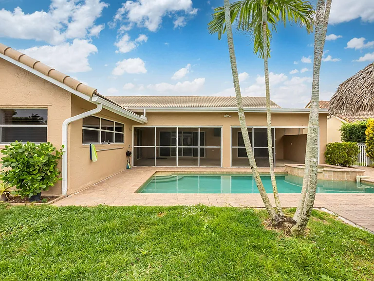 Boynton Beach Lakeside Villa