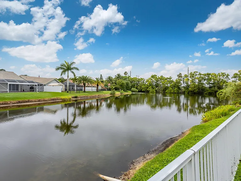 Boynton Beach Lakeside Villa