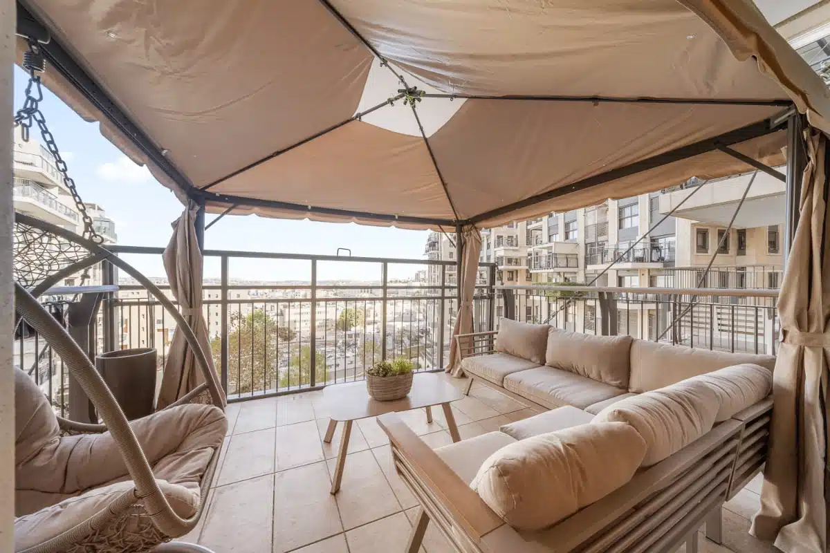 New Beautiful Apartment
