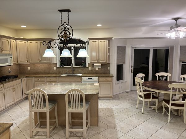 9 BEDROOM MANSION WITH LARGE HEATED POOL