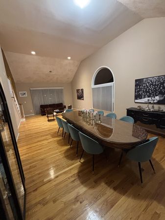 9 BEDROOM MANSION WITH LARGE HEATED POOL