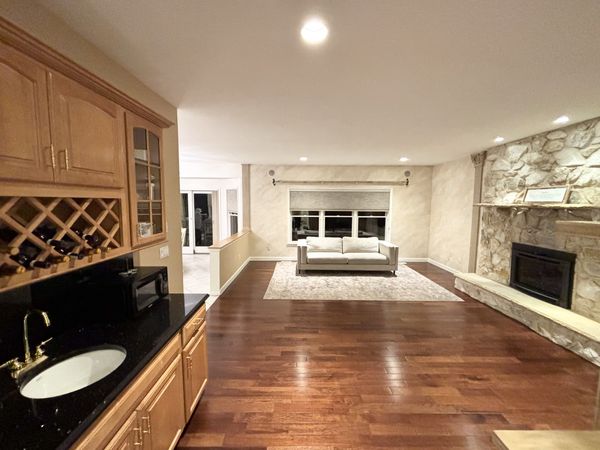 9 BEDROOM MANSION WITH LARGE HEATED POOL