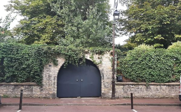 Countryside house in Paris