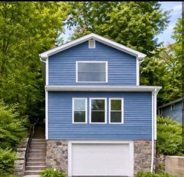 The Lakeview Escape 