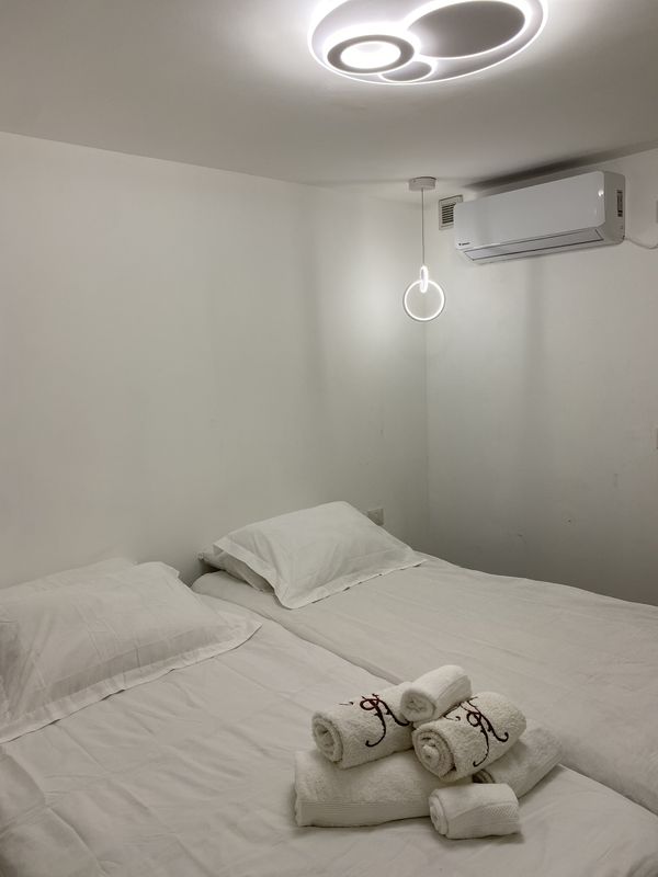 Beautiful 1 bedroom apartment 15 minutes from Jerusalem
