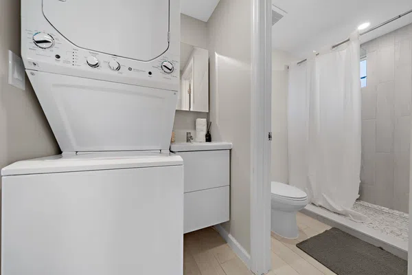 beautiful walk in one bedroom apartment