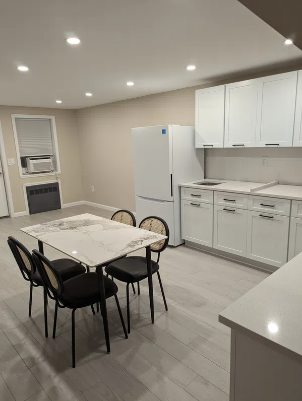 beautiful walk in one bedroom apartment