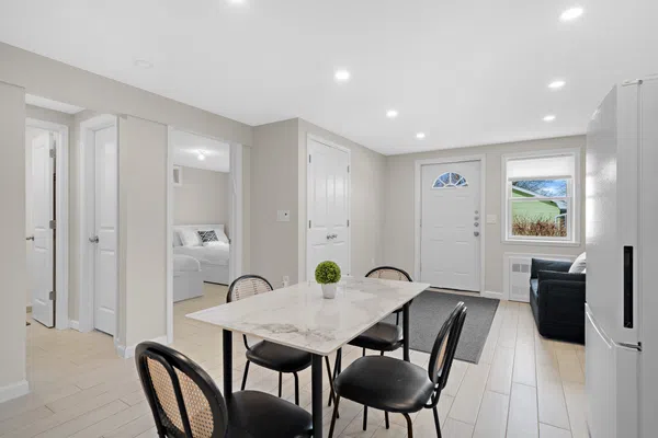 beautiful walk in one bedroom apartment