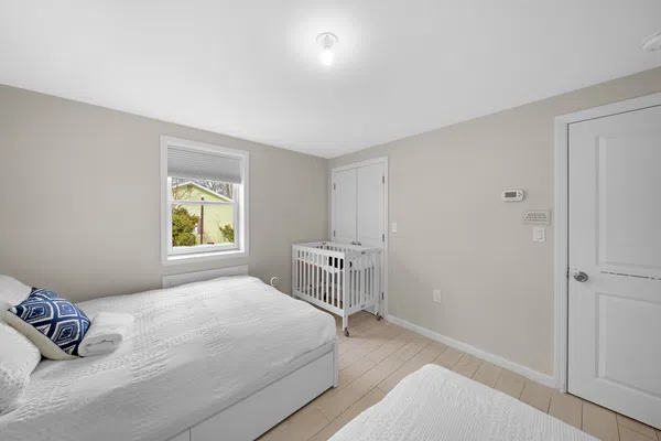 beautiful walk in one bedroom apartment