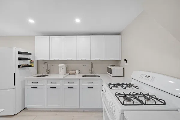 beautiful walk in one bedroom apartment