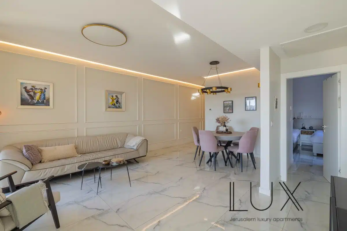 Luxury 3 Bedroom Apartment in schneller