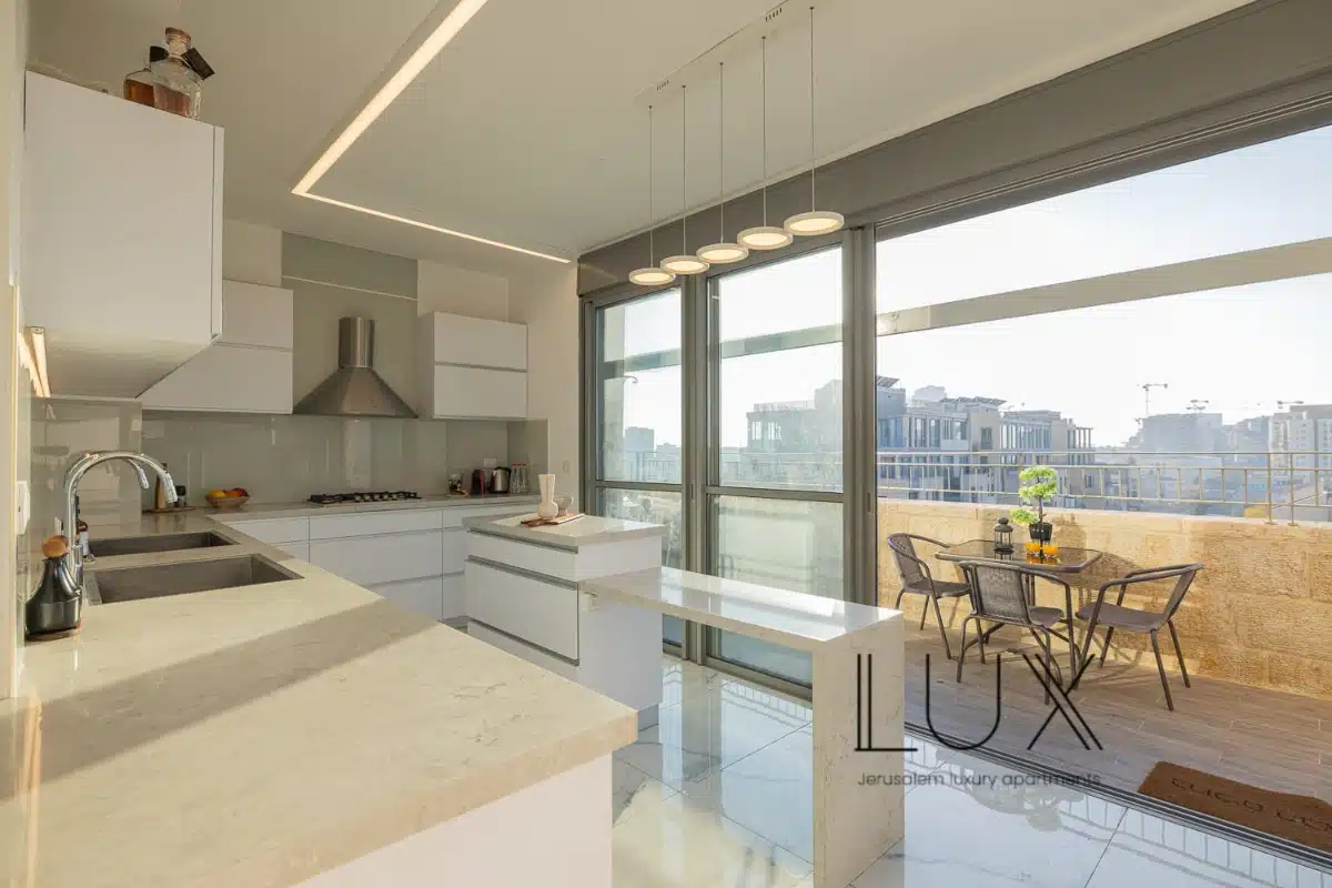 Luxury 3 Bedroom Apartment in schneller