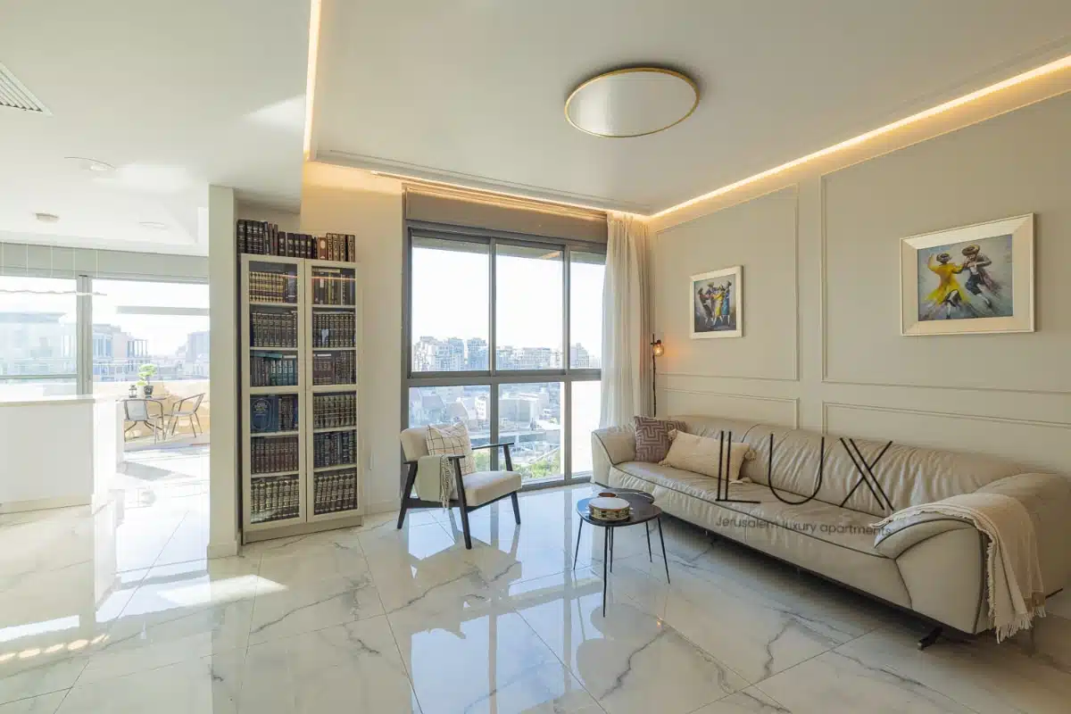 Luxury 3 Bedroom Apartment in schneller