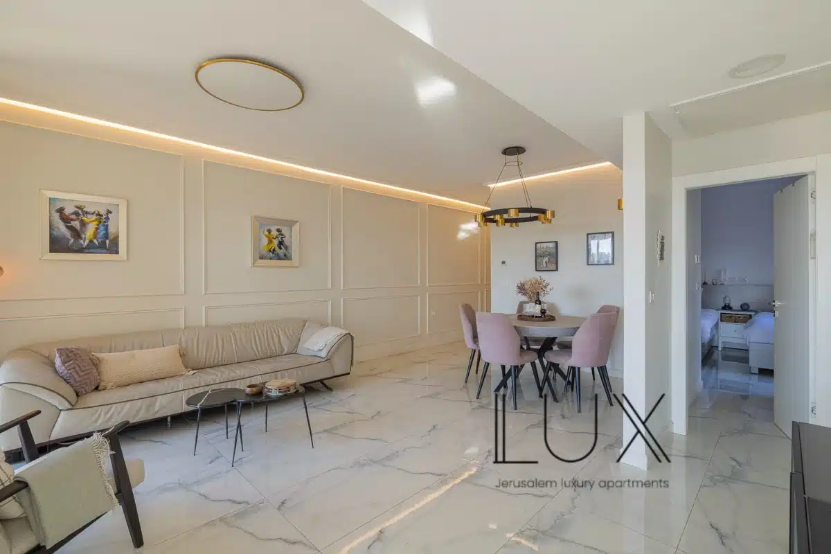 Luxury 3 Bedroom Apartment in schneller