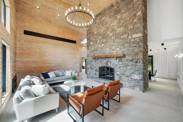 The Oasis Mansion