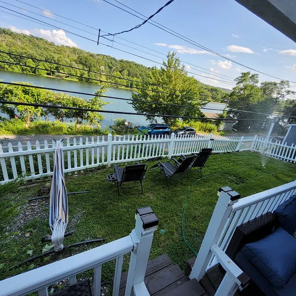 The Monroe Lakehouse