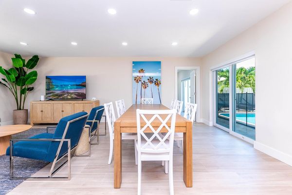 VILLA SERENITY: BEAUTIFUL RENOVATED 4BDRM/HEATED POOL 