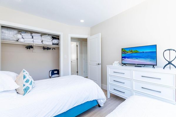 VILLA SERENITY: BEAUTIFUL RENOVATED 4BDRM/HEATED POOL 