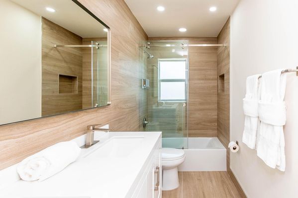 VILLA SERENITY: BEAUTIFUL RENOVATED 4BDRM/HEATED POOL 