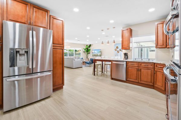 VILLA SERENITY: BEAUTIFUL RENOVATED 4BDRM/HEATED POOL 