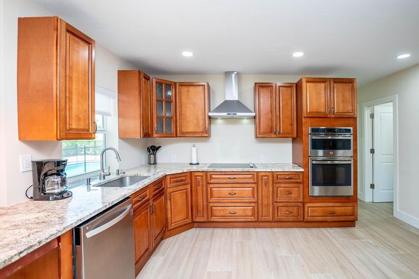 VILLA SERENITY: BEAUTIFUL RENOVATED 4BDRM/HEATED POOL 