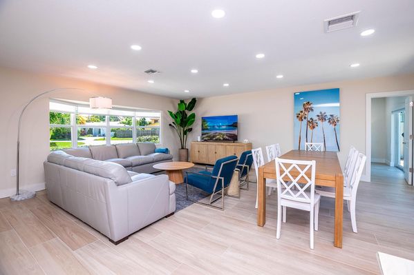 VILLA SERENITY: BEAUTIFUL RENOVATED 4BDRM/HEATED POOL 
