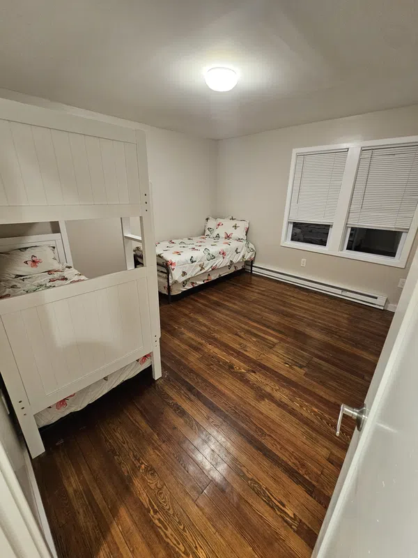 The Park Villa! Massive "SALE" $1,190. Per Weekend For