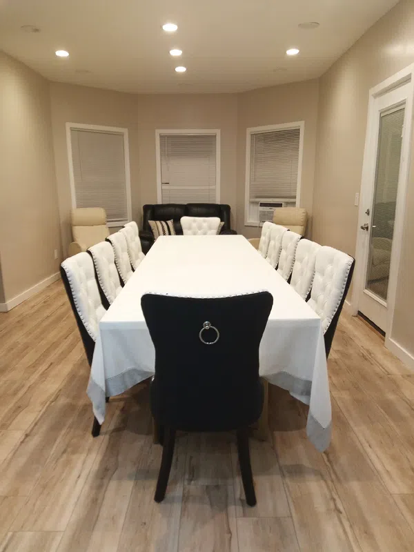 The Park Villa! Massive "SALE" $1,190. Per Weekend For