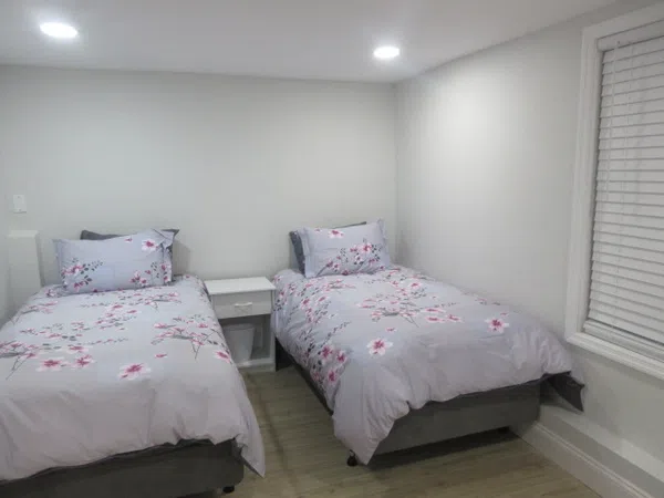 5 Bedroom Private House