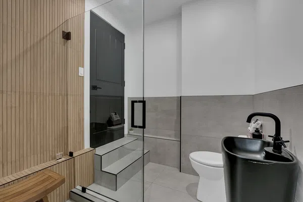 Diamond Suite