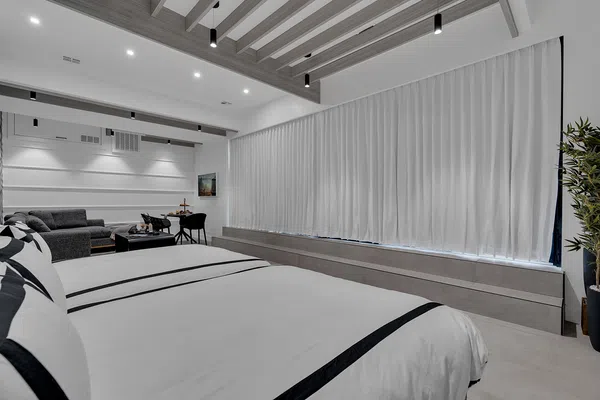Diamond Suite
