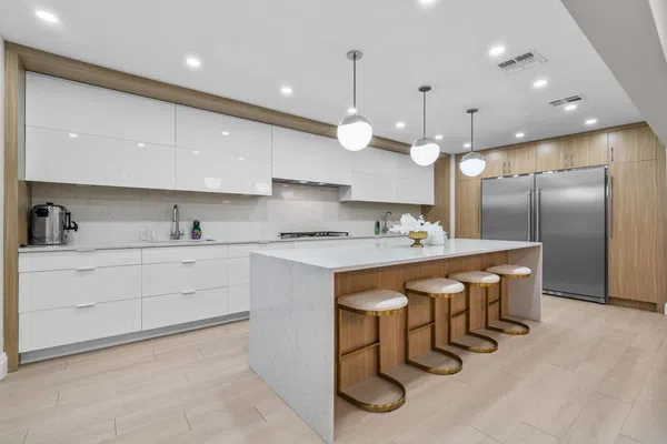 beautiful home  Next door to year round Shul