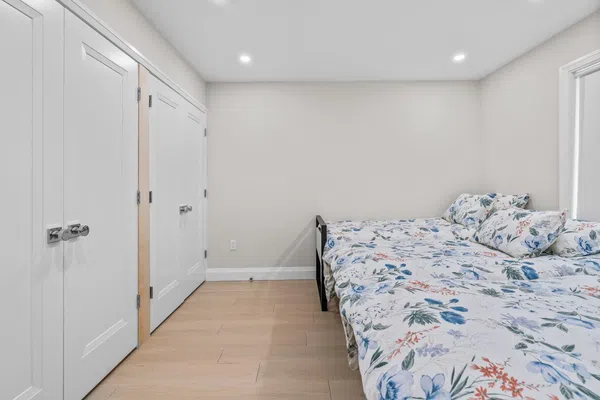 beautiful home  Next door to year round Shul