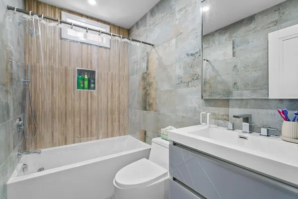 beautiful home  Next door to year round Shul