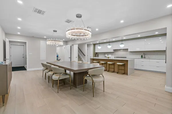 beautiful home  Next door to year round Shul