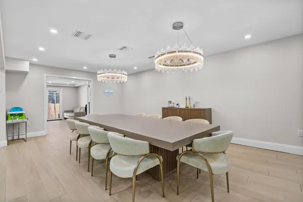 beautiful home  Next door to year round Shul