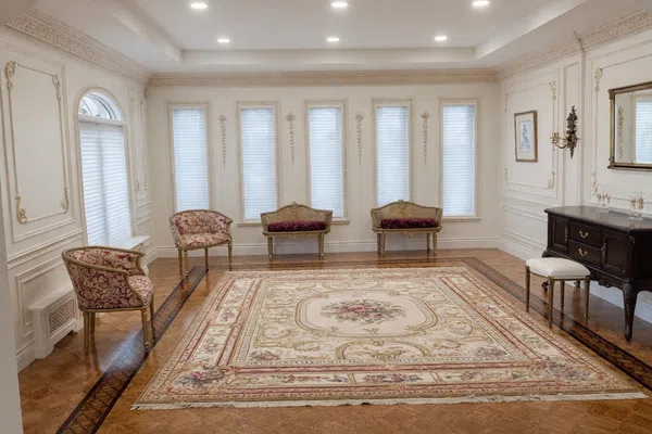 Elegant 9+ bed, mansion, kosher, Shabbos-friendly