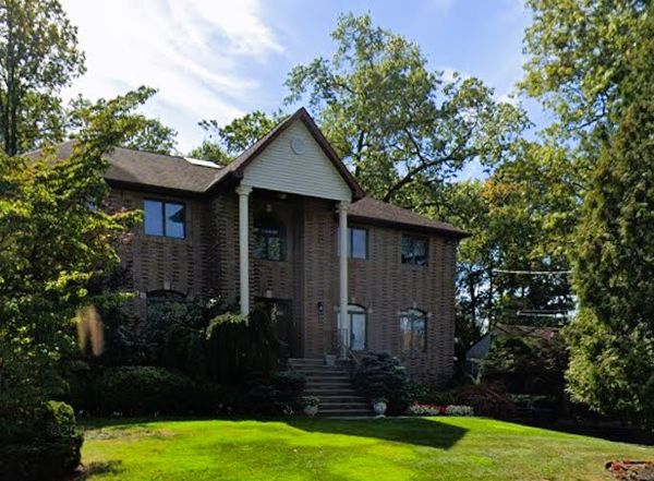 Elegant 9+ bed, mansion, kosher, Shabbos-friendly