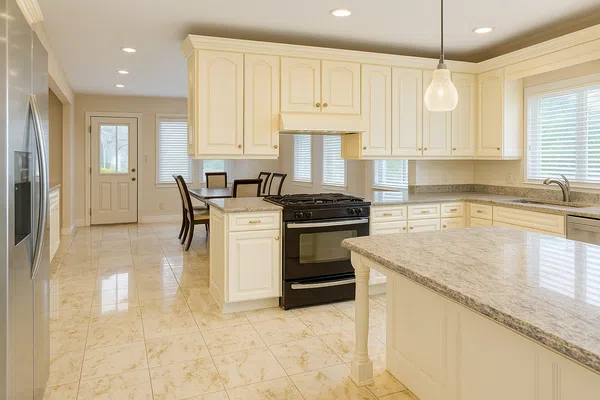 Elegant 9+ bed, mansion, kosher, Shabbos-friendly