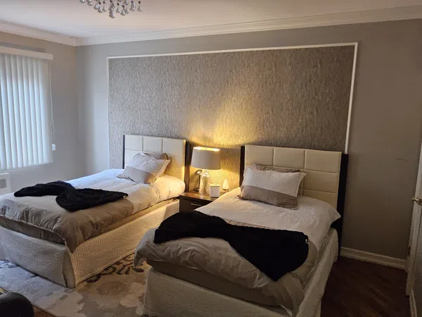 Elegant 9+ bed, mansion, kosher, Shabbos-friendly